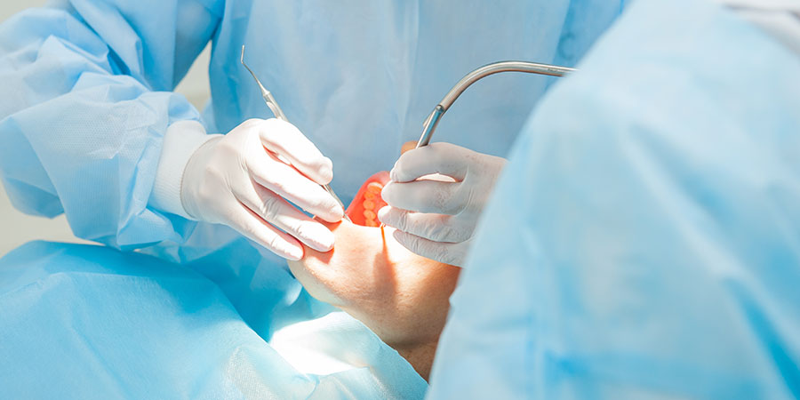 Kieferorthopädische kieferchirurgische Kombinationstherapie